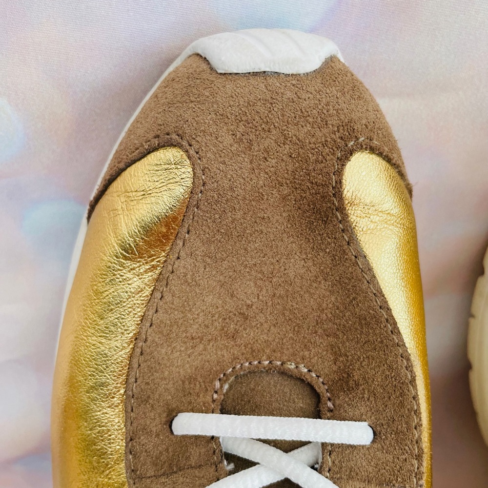 Rockport Suede and Gold Athletic Shoes - Picture 10 of 10